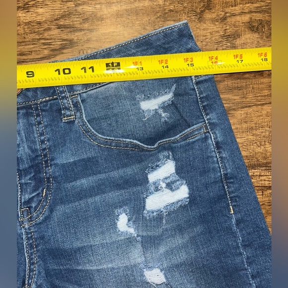 SO Mid-Rise Shortie Shorts Size 9 - Picture 5 of 7